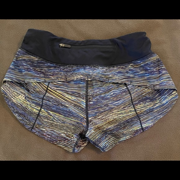 Lululemon Speed up low rise short 2.5 size 2 - Picture 2 of 3